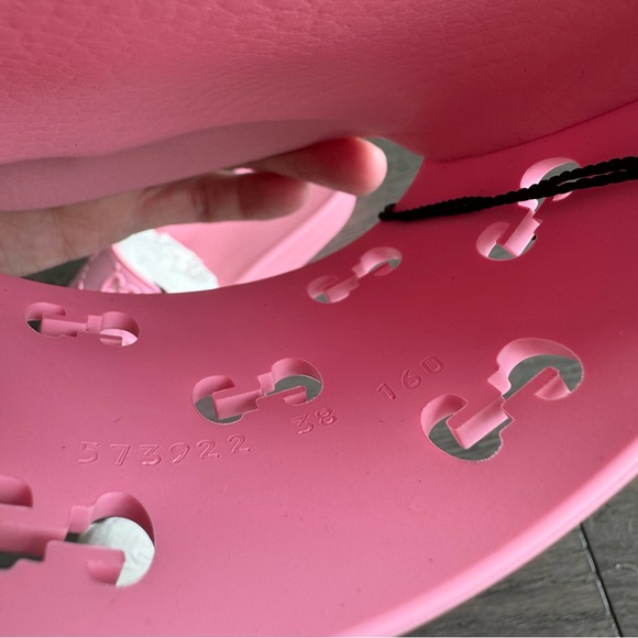 Gucci logo pool slides - Picture 3 of 7